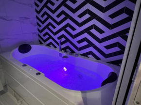 ROMEO 300 m du lac jacuzzi garage